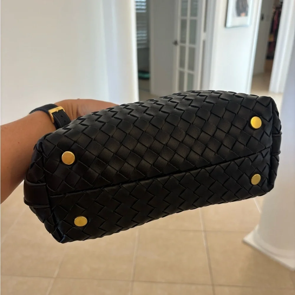 Woven Vegan Shoulder Bag - Black